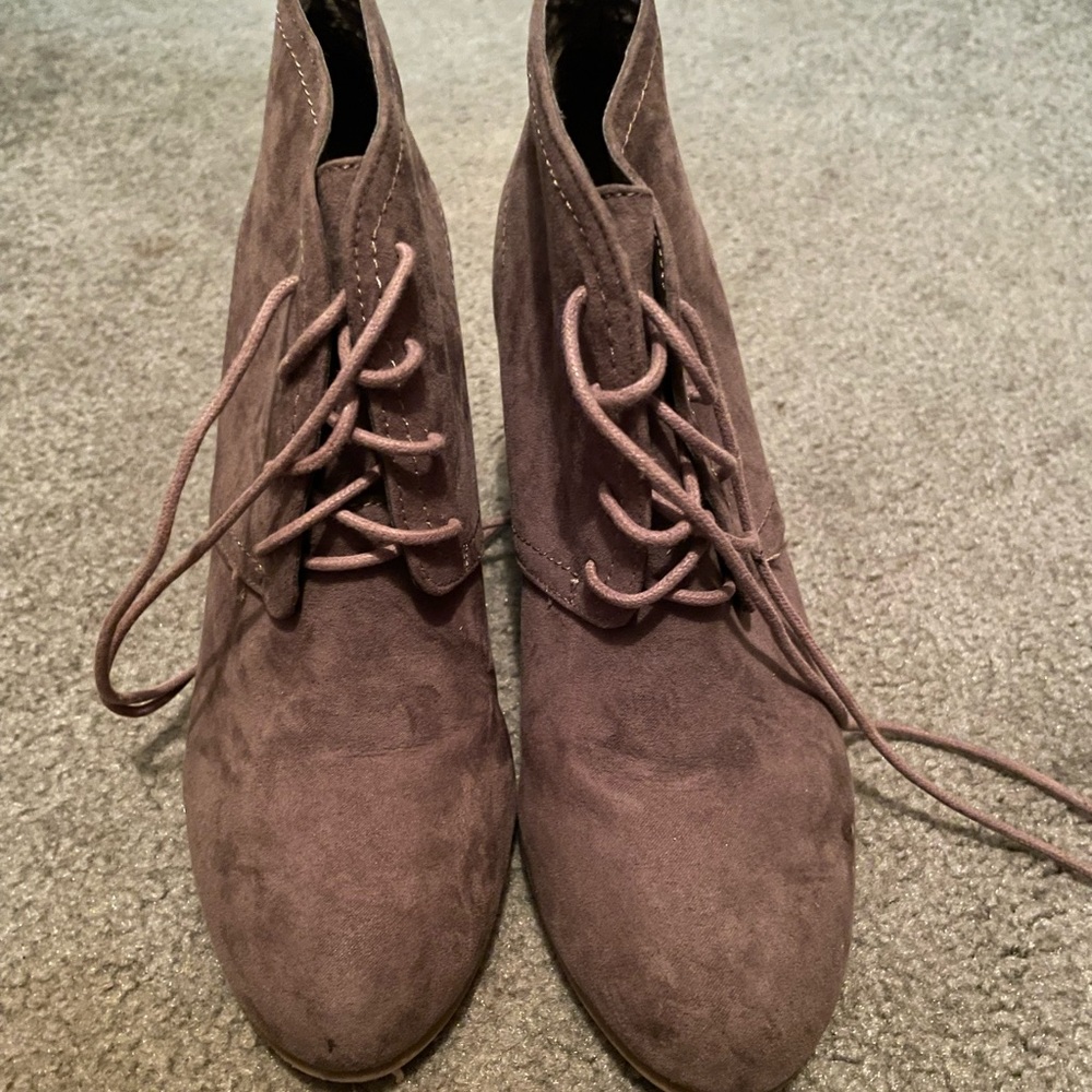 Light brown wedge size 7 good condition